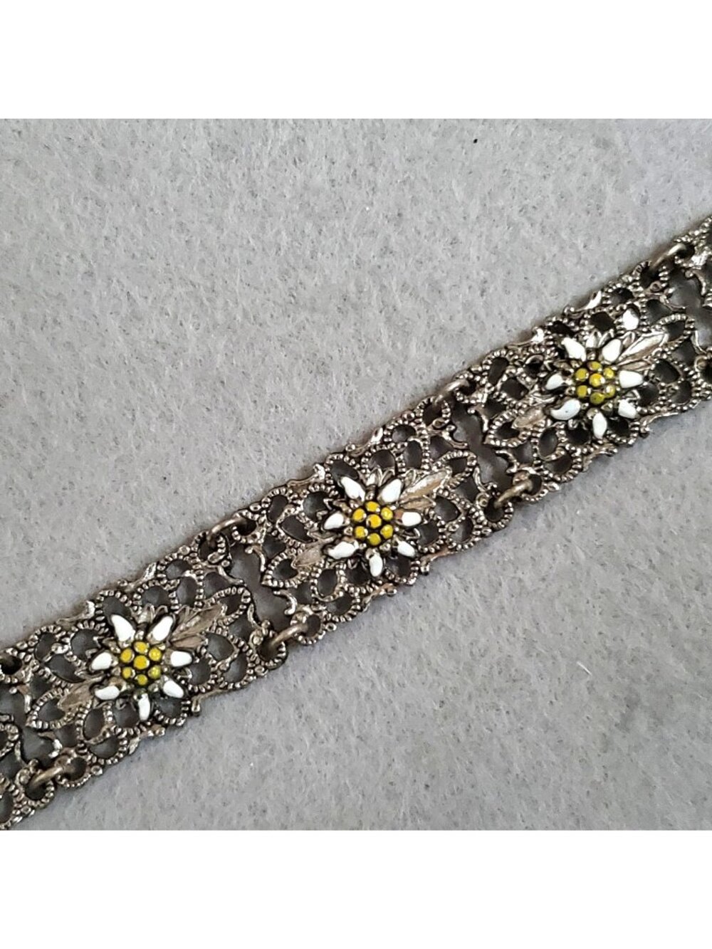 Vintage Floral Bracelet Silver Tone Link White Yellow Enamel 6.5"